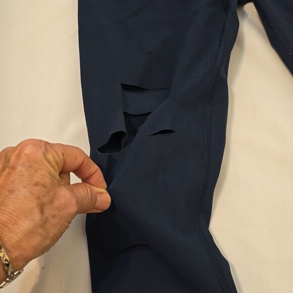 High-waist, Ripped Warrior Legging- Alo yoga xs - Picture 3 of 7